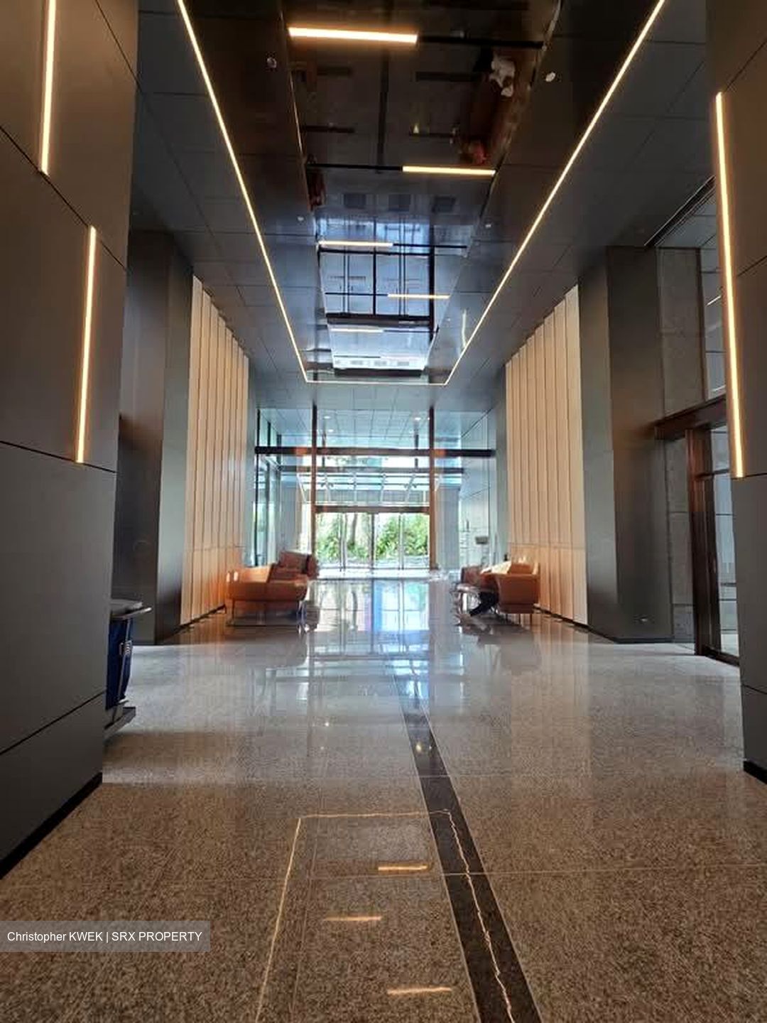 UE Square (D9), Office #546329321